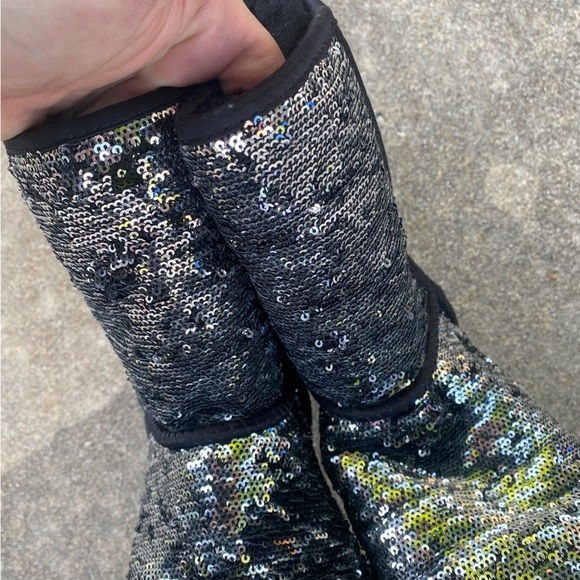 UGG | Australia Black & Silver Sequin Boots 7 - Picture 6 of 9